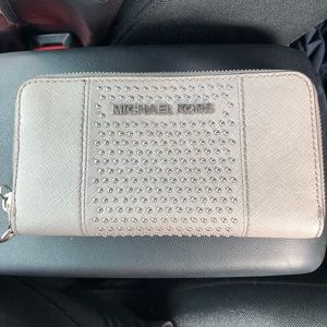 Michael Kors Micro Stud Women’s Wallet